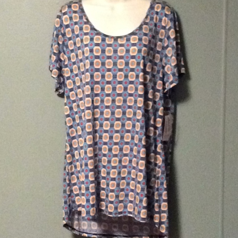 NWT LuLaRoe Classic Tee